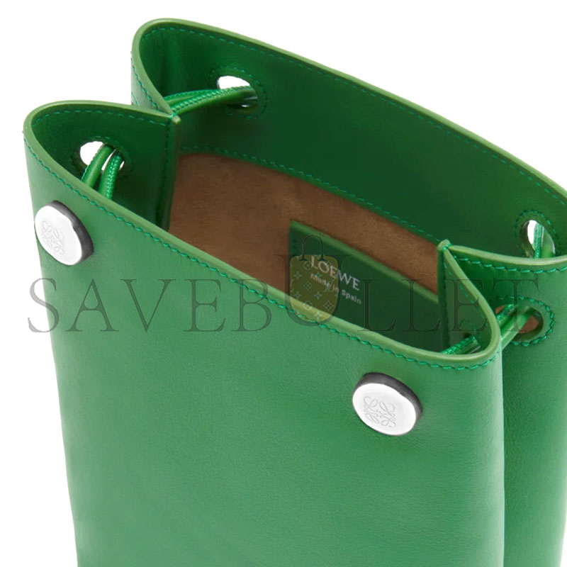 LOEWE PEBBLE POUCH IN SMOOTH CALFSKIN CANBSPPX01 (17*21.5*7cm) LOEWE PEBBLE POUCH IN SMOOTH CALFSKIN CANBSPPX01 (17*21.5*7cm)
