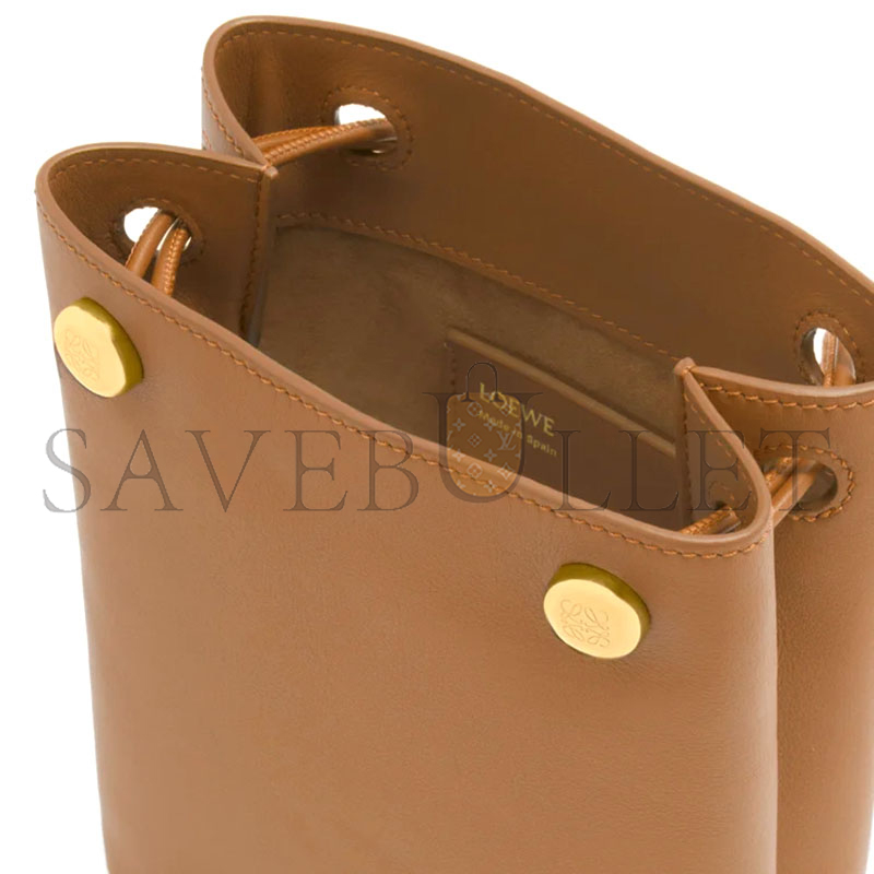 LOEWE PEBBLE POUCH IN SMOOTH CALFSKIN CANBSPPX01 (17*21.5*7cm)
